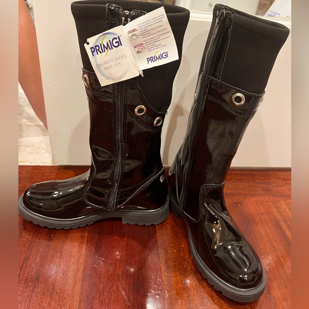 Primigi Brand new comfy rain boots. Black patent. Size 1 EU 32